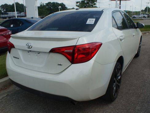 Used 2017 Toyota Corolla SE FWD image 4