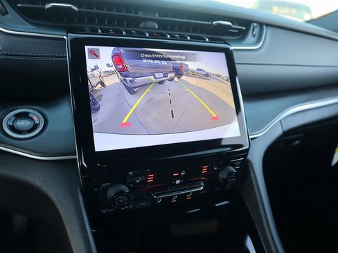 New 2025 Jeep Grand Cherokee L Limited image 6