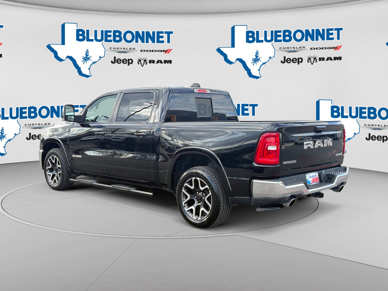 Used 2025 RAM 1500 Laramie w/ Trailer Tow Group AWD/4WD image 7