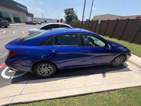 Certified 2024 Hyundai Elantra SEL FWD image 4