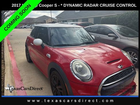 Used 2017 MINI Cooper S image 1
