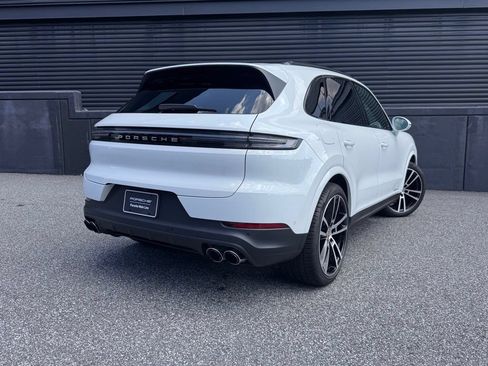 Certified 2026 Porsche Cayenne AWD/4WD image 10
