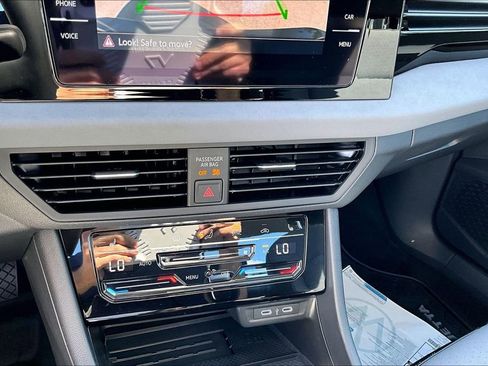 New 2026 Volkswagen Jetta SE FWD image 16