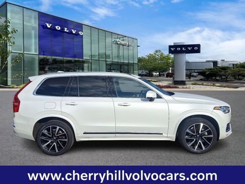 Certified 2023 Volvo XC90 B5 Plus w/ Protection Package Premier image 8