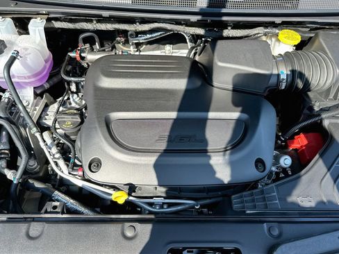 New 2027 Chrysler Pacifica Select FWD image 37
