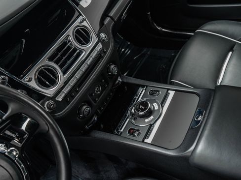 Used 2015 Rolls-Royce Wraith image 27