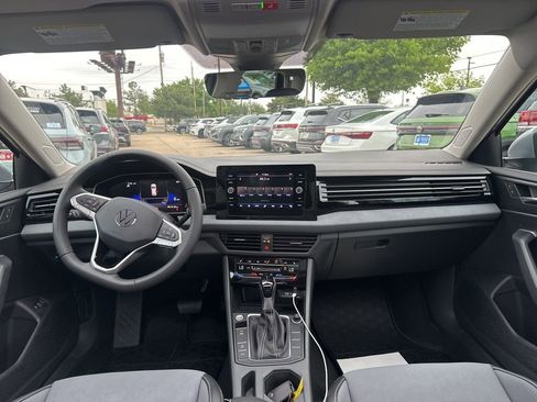 New 2026 Volkswagen Jetta SE FWD image 18