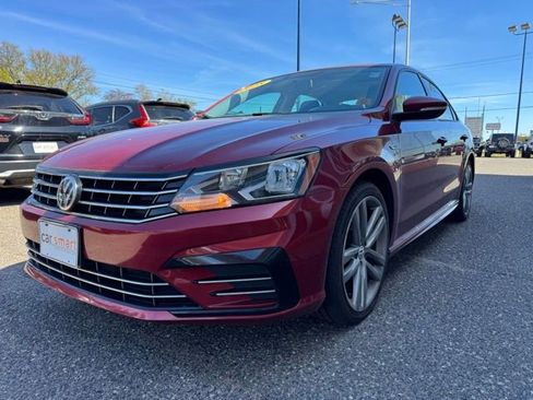 Used 2018 Volkswagen Passat 2.0T R-Line FWD image 3