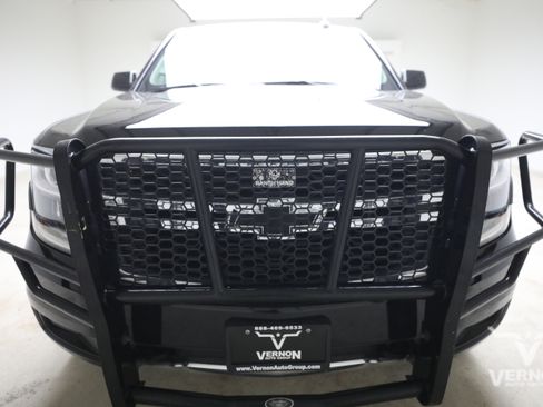Used 2019 Chevrolet Suburban LT AWD/4WD image 8