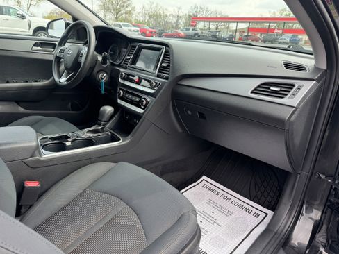 Used 2019 Hyundai Sonata SE FWD image 17