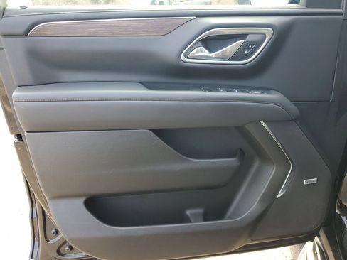 Used 2023 Chevrolet Suburban High Country w/ Advanced Technology Package image 25