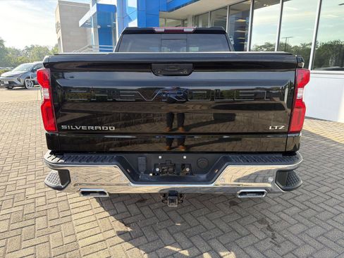 Used 2023 Chevrolet Silverado 1500 LTZ AWD/4WD image 4