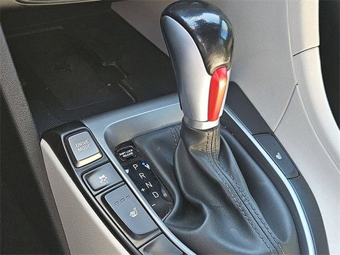 Used 2020 Hyundai Veloster Turbo Ultimate image 20