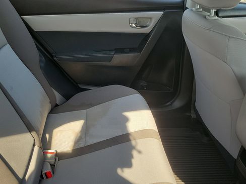 Used 2018 Toyota Corolla LE FWD image 9