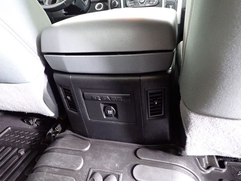 Used 2018 RAM 2500 Big Horn w/ Harvest Edition image 40