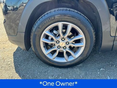Used 2024 GMC Terrain SLT AWD/4WD image 11