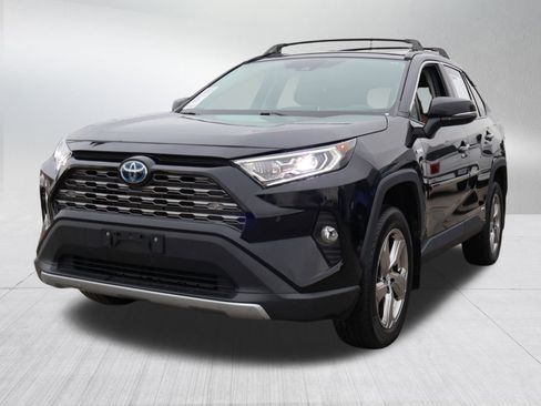 Used 2020 Toyota RAV4 Limited image 3
