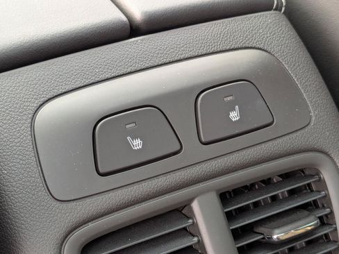 Used 2023 Buick Envision Avenir AWD/4WD image 28