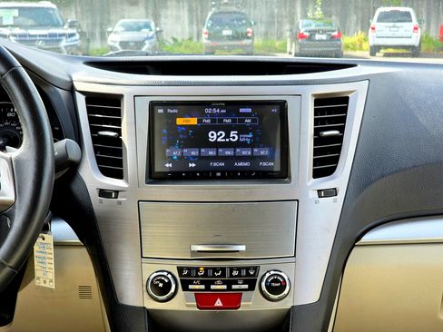 Used 2012 Subaru Outback 2.5i Premium w/ All-Weather Pkg AWD/4WD image 31