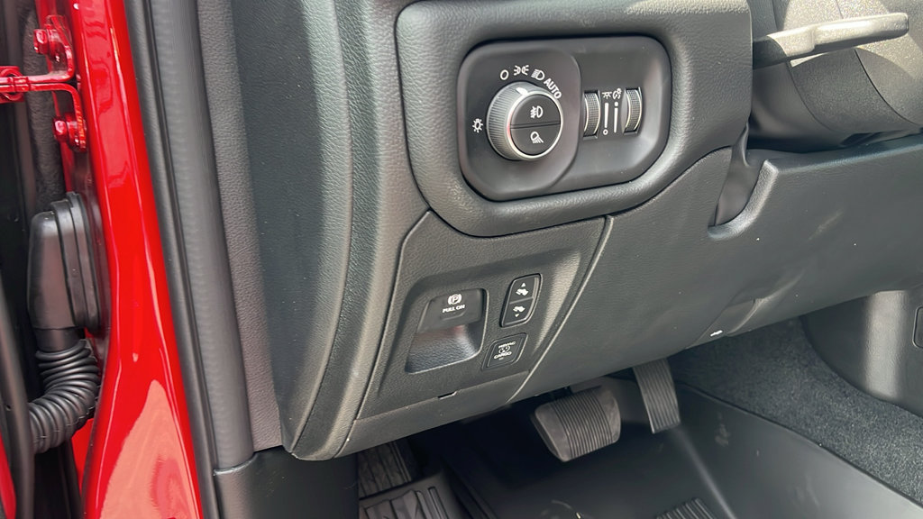 New 2026 RAM 1500 Laramie w/ Advanced Safety Group II AWD/4WD image 13