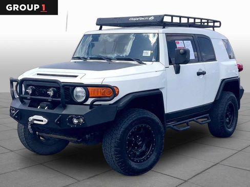 Used 2014 Toyota FJ Cruiser 4WD w/ Upgrade Package image 1