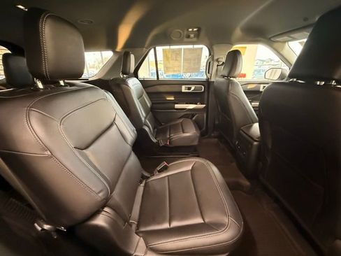 Used 2023 Ford Explorer XLT w/ Equipment Group 202A image 21