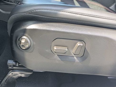 Used 2024 Jeep Gladiator Rubicon AWD/4WD image 19
