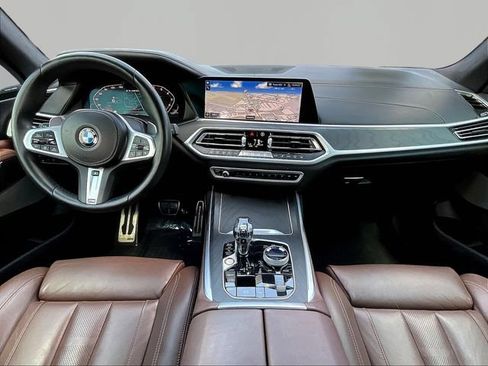 Used 2022 BMW X7 M50i AWD/4WD image 9