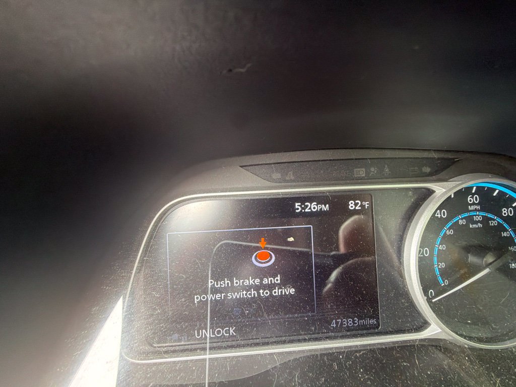 Used 2022 Nissan Leaf SV w/ SV Technology Package FWD image 4