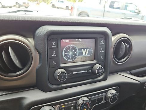 Used 2018 Jeep Wrangler Unlimited Sport AWD/4WD image 13