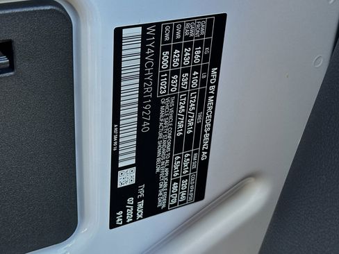 New 2024 Mercedes-Benz eSprinter 170 Cargo image 38