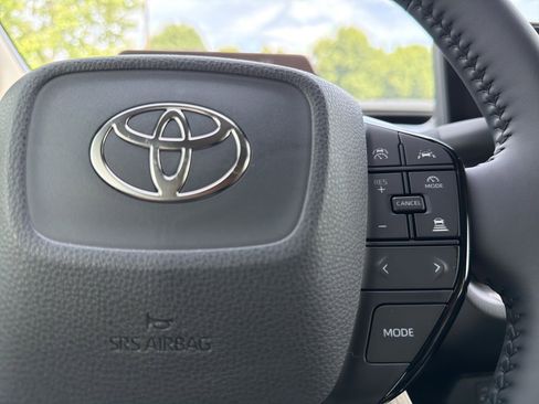 New 2026 Toyota Prius XLE FWD image 27