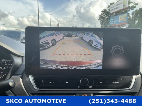 Used 2025 Nissan Altima 2.5 SV w/ SV Special Edition Package FWD image 17