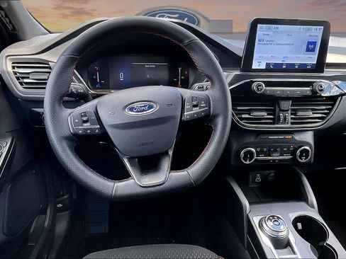 Certified 2025 Ford Escape ST-Line FWD image 5