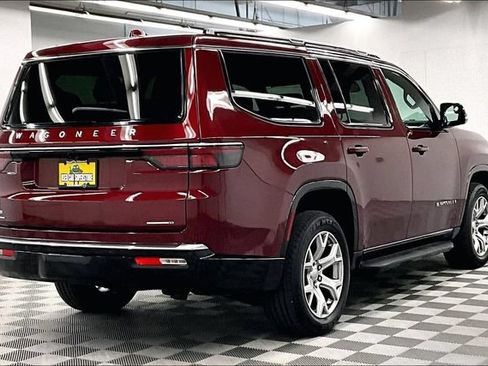 Used 2022 Jeep Wagoneer Series II AWD/4WD image 13