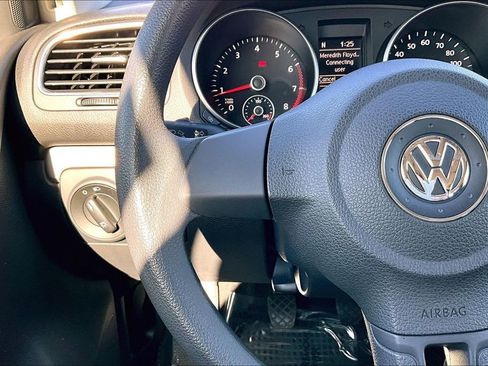 Used 2012 Volkswagen Golf 2-Door image 24