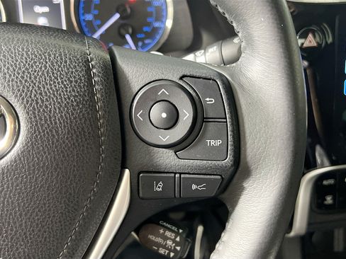Used 2017 Toyota Corolla SE w/ SE Premium Package FWD image 20