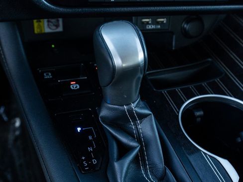 Used 2022 Lexus RX 450h AWD w/ Luxury Package image 32