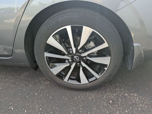 Used 2024 Nissan Sentra SV w/ SV Premium Package FWD image 7