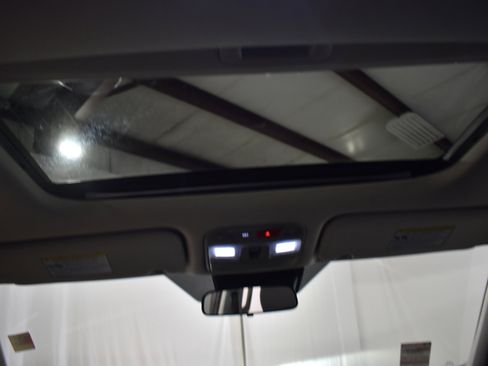 Used 2025 Kia Telluride S image 32