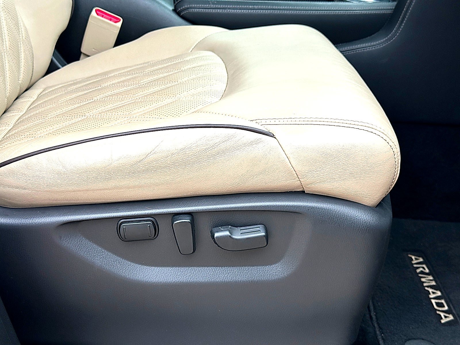 Used 2023 Nissan Armada Platinum w/ Captain's Chairs Package RWD image 32