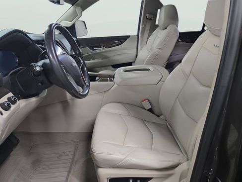 Used 2020 Cadillac Escalade Premium Luxury image 17