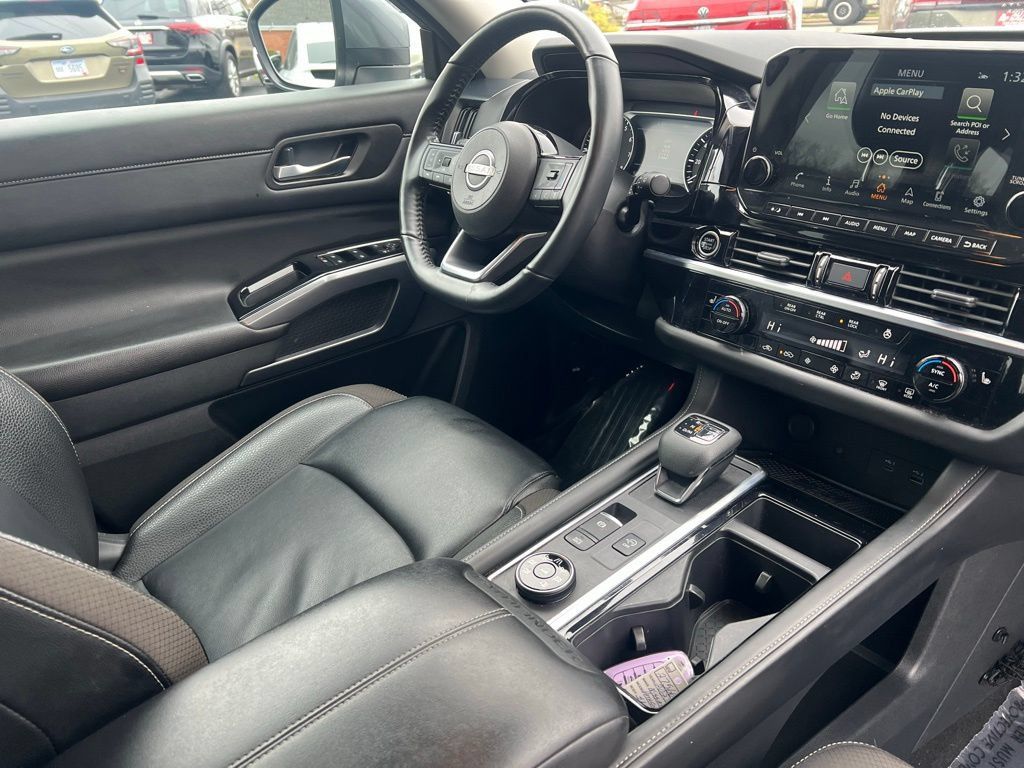 Used 2023 Nissan Pathfinder SL w/ Cargo Package AWD/4WD image 32