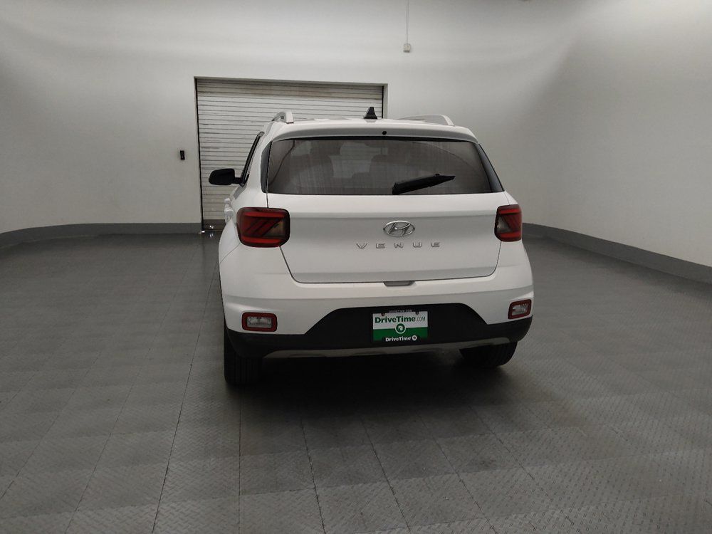 Used 2022 Hyundai Venue SEL FWD image 6