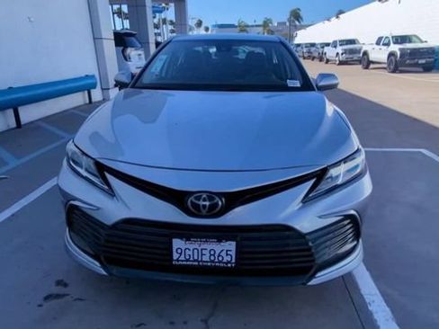 Used 2022 Toyota Camry LE FWD image 3