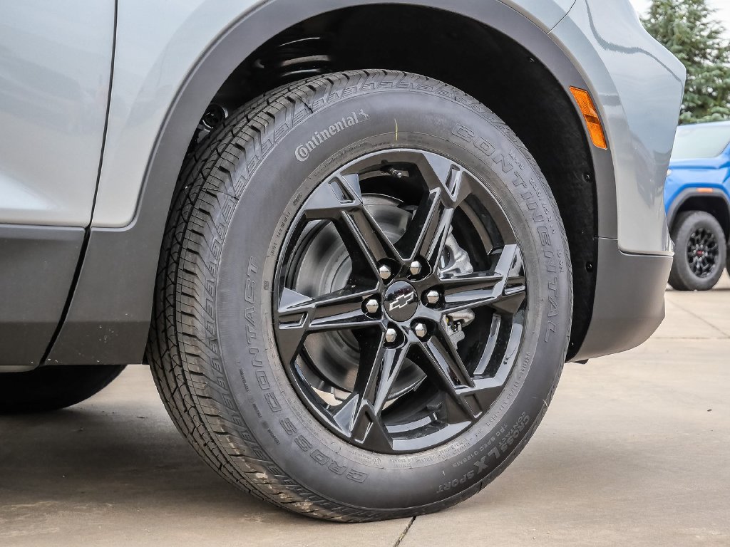 New 2026 Chevrolet Blazer LT w/ Convenience Package AWD/4WD image 9