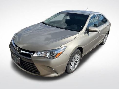 Used 2015 Toyota Camry LE FWD image 6