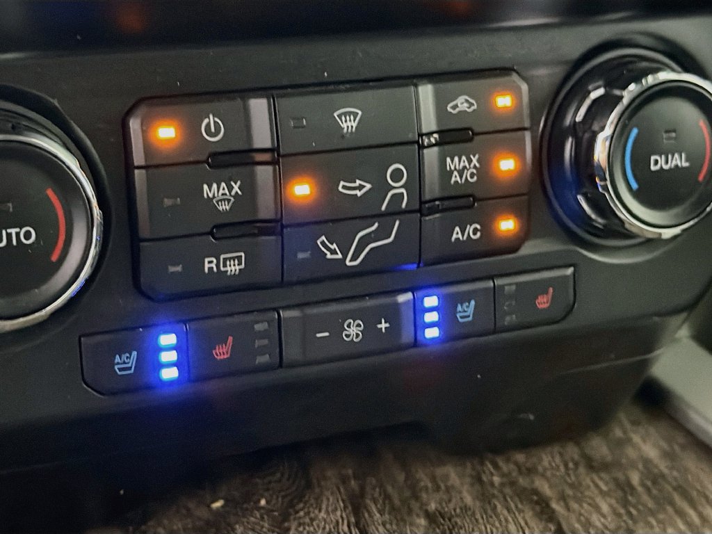 Used 2019 Ford F350 Lariat w/ Lariat Value Package AWD/4WD image 25