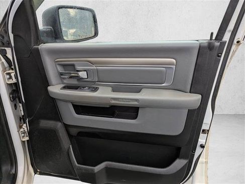 Used 2019 RAM 1500 Classic SLT image 23