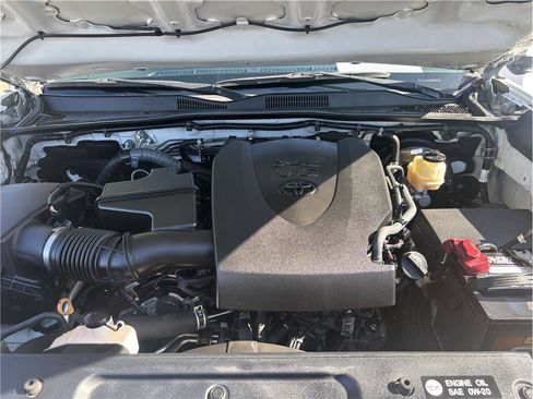 Used 2017 Toyota Tacoma SR5 image 15